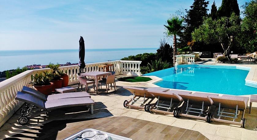 Sea View Apartments at the door of Monaco 
