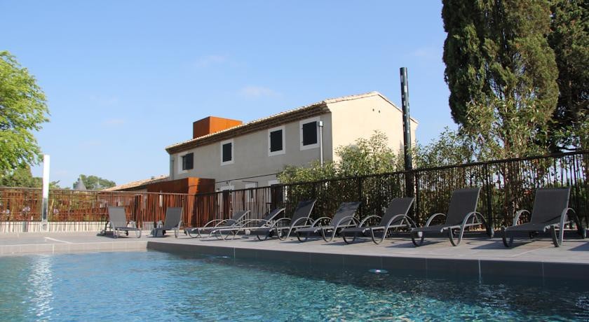 Pont Levis Hotel 