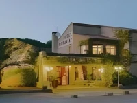 Les Aubuns Country Hotel 