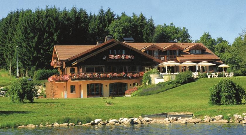 Lancolie "Chalet Du Lac" 