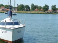 Zeilboot Aan Het IJsselmeer 
