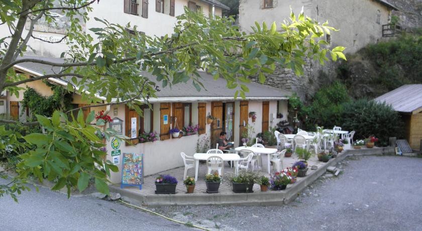 GГ®te Auberge Les Terres Blanches de MГ©olans 