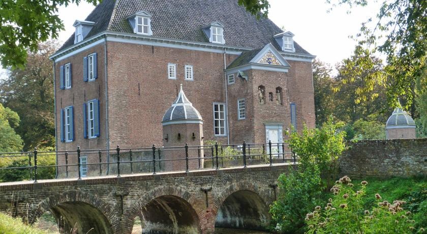 Bed & Breakfast Kasteel Ophemert 