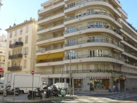 Le square II 