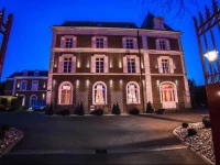 La Maison Rouge Qualys Hotel 