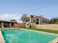Holiday home Noves 59 with Outdoor Swimmingpool 