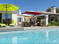 Les Yeux Bleus Bed & Breakfast 