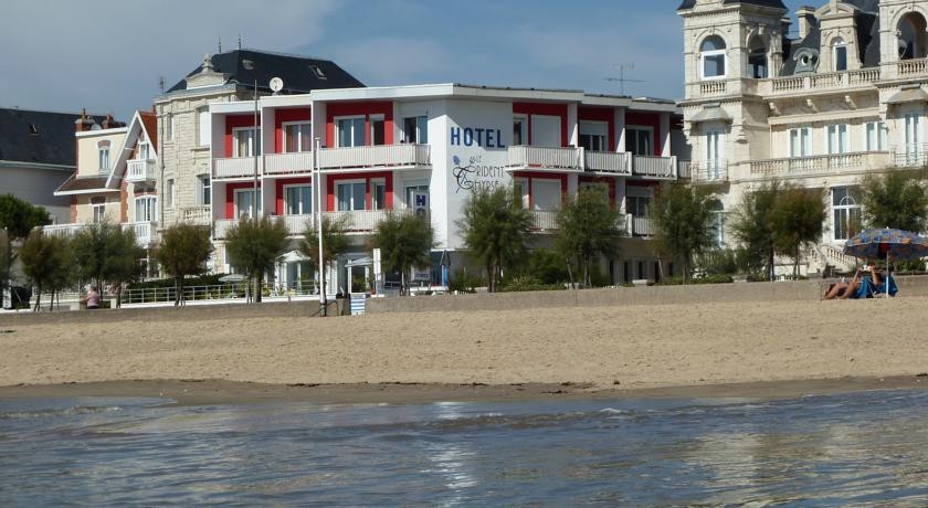 Hotel Le Trident ThyrsГ© 