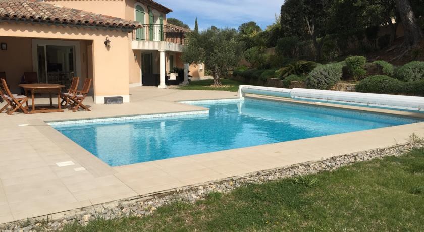 Belle villa Г  Saint RaphaГ«l dans clos privГ© 