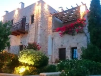 Lithos Traditional Guest Houses 