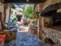 Meronas Eco House 