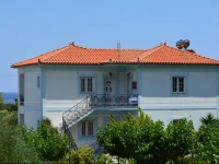 Troumpas Family Rooms & Apartments 