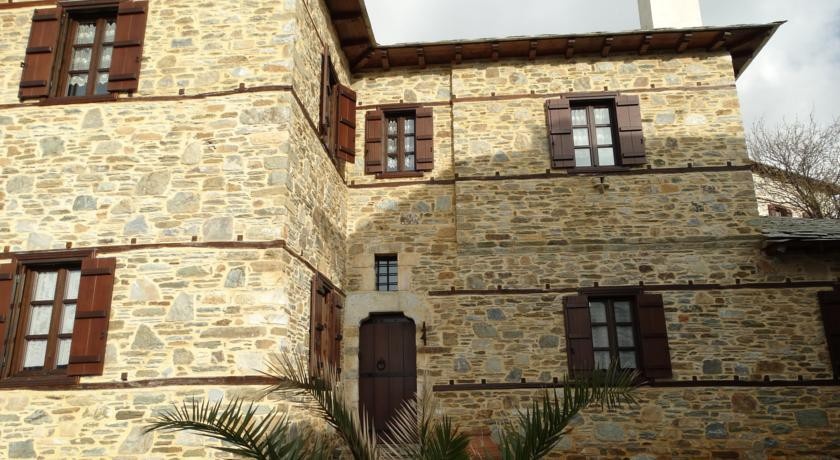 Iliopetra Suites 