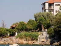 Melies Apartments 