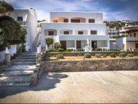 Blue Era Apartments 
