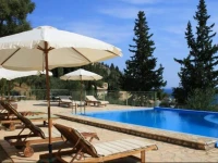 Lefkas Petra 