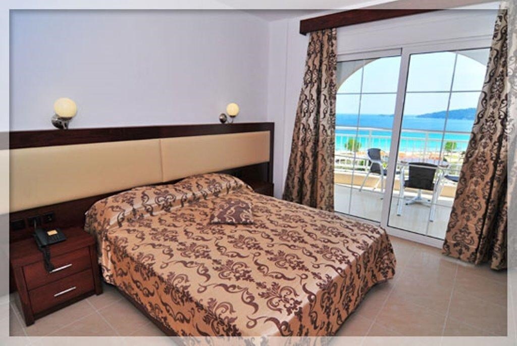 Hotel Emerald 2*