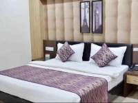OYO Rooms Navlakha Bus Stand 