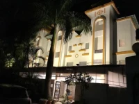 Hotel manas 