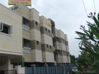Dee Comfort Inn Guest House 