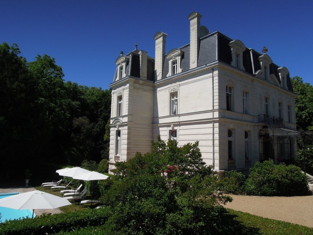 Chateau De Verrieres 4*
