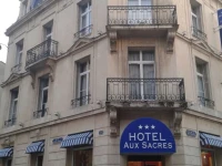 Brit Hotel Aux Sacres 3*