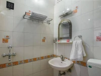 OYO Rooms Raja Park 