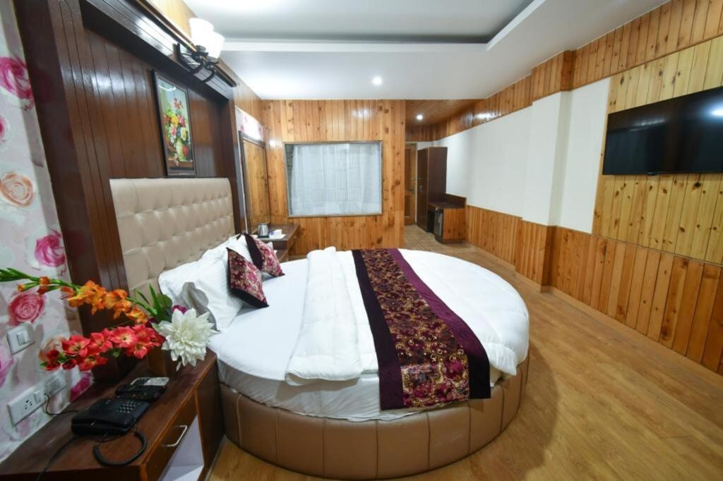 Manali Valley Resorts 