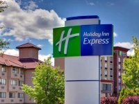 Holiday Inn Express Kelowna Hotel and Conference Centre 3*