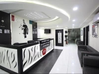Hotel Paramount Inn 