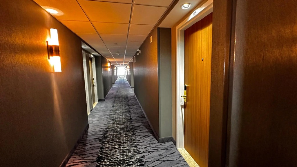 Holiday Inn Express Suites Newmarket 3*