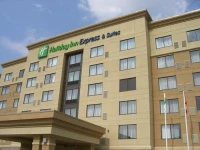 Holiday Inn Express and Suites Ottawa West 3*
