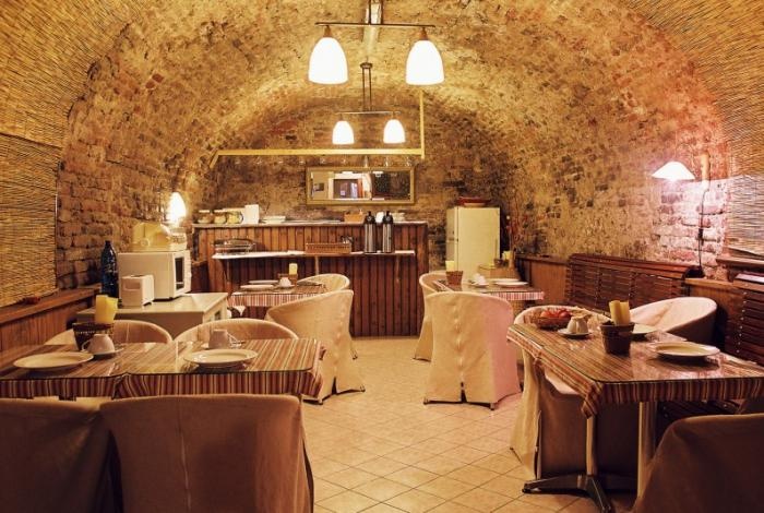The Golden Horse House 3*