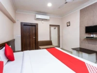 Hotel Paras 