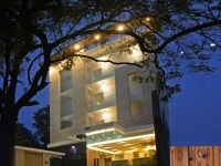 Hotel Dazzle 3*