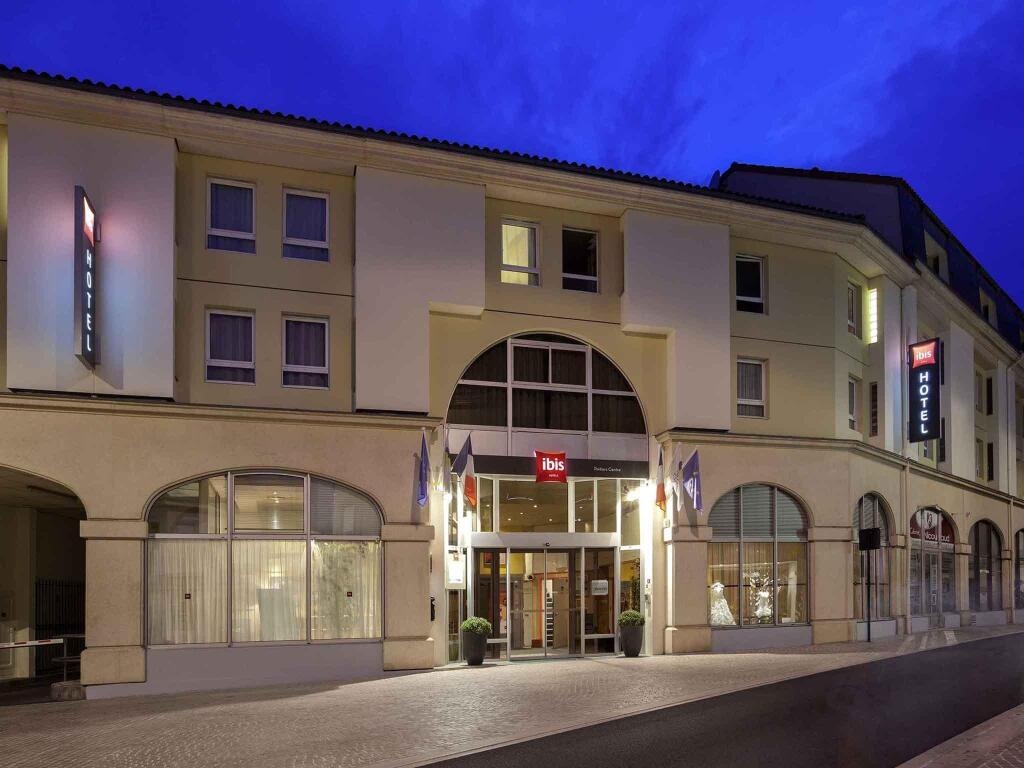 Ibis Poitiers Centre 2*