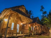 Full Moon Bungalows 