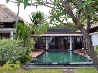 Toya Villa 4*