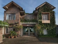 Brown Feather Hotel 1*