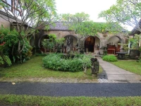 Oka Kartini Bungalows 