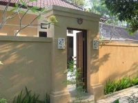 Twin House Cottages 