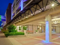 Holiday Inn Express Hotel Vancouver 3*
