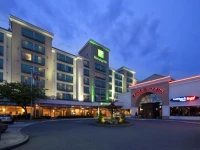 Holiday Inn Vancouver Airport 3*