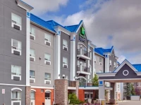 Holiday Inn Express in South Calgary 3*