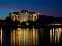 Delta Vancouver Airport Hotel 3*