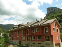 Apartamentos Puente La Molina 
