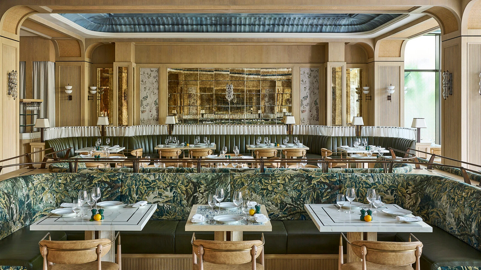 Насладитесь прощальными летними днями в Four Seasons Resort Dubai at Jumeirah Beach