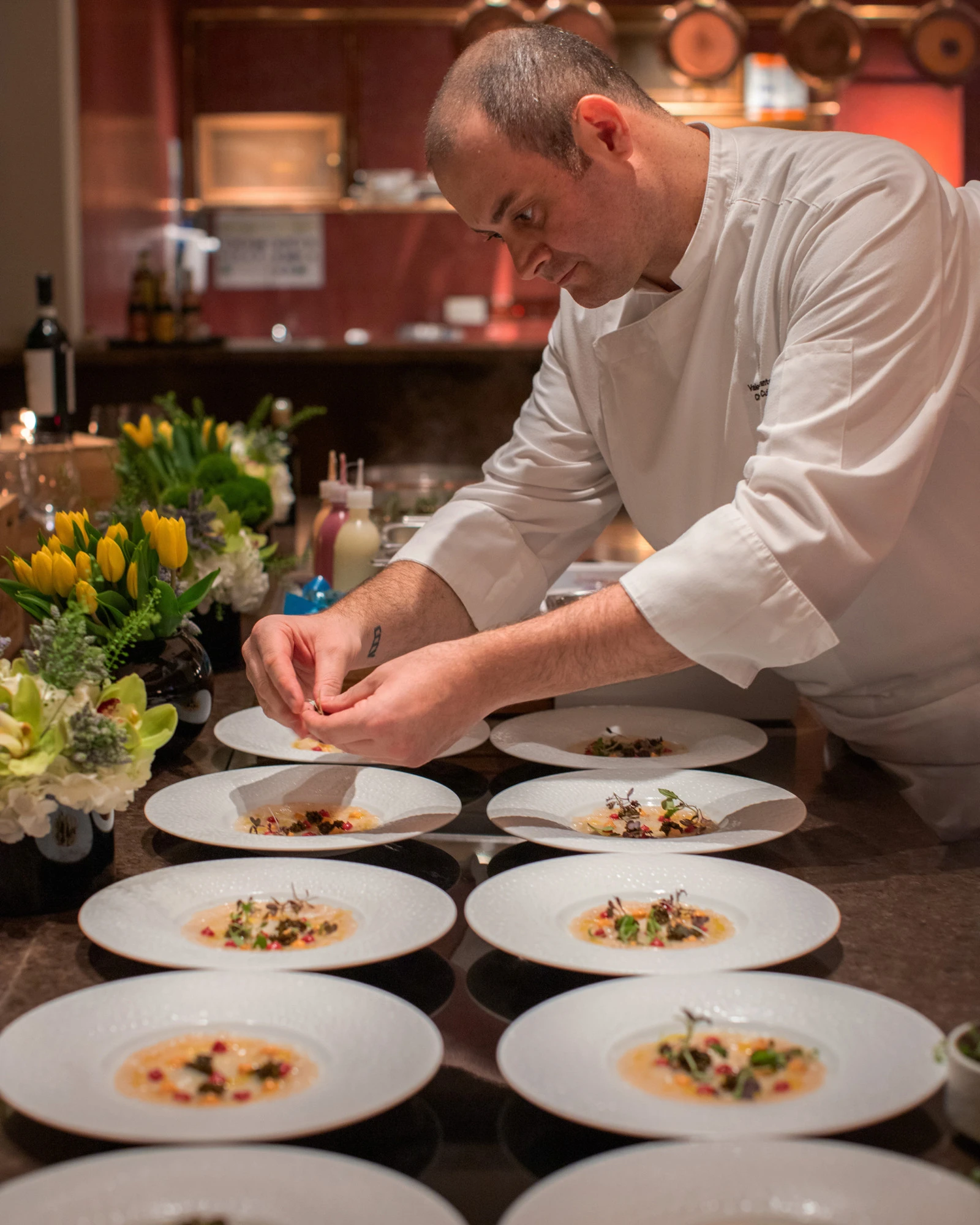 Four Seasons Hotel Singapore переосмысляет радость совместной трапезы