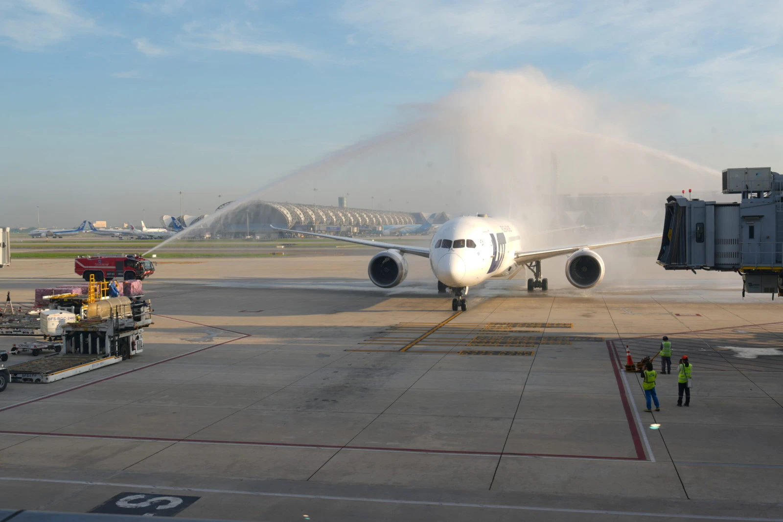 TAT приветствует первый рейс LOT Polish Airlines по маршруту Варшава–Бангкок