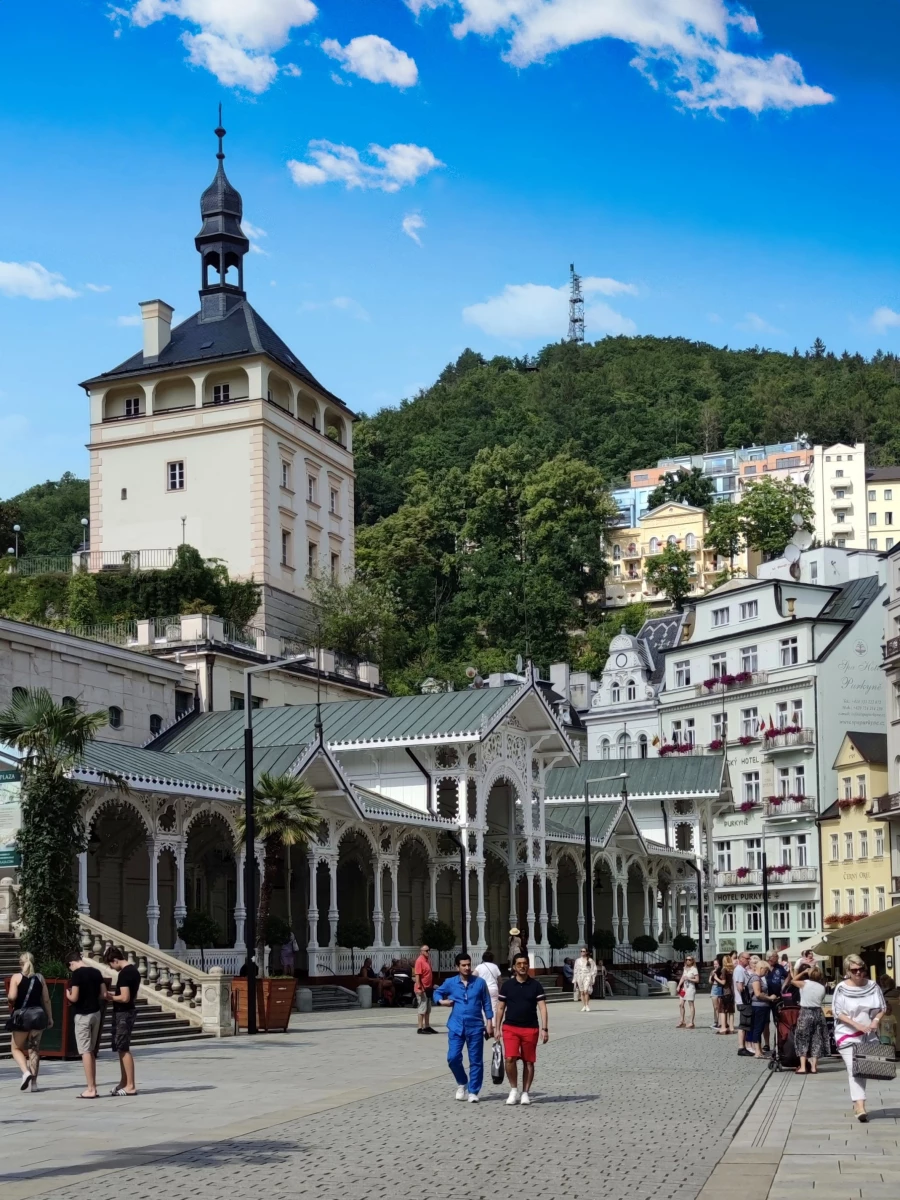 Из Праги в замок Локет и в Карловы Вары